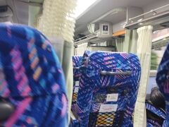 三宮バスターミナル→高知駅前
高速バスで高知駅へ行きます。お客さんは少なめです。