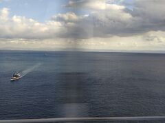 小鳴門橋を渡り四国へ。少しお天気が回復して、明るくなってきました。