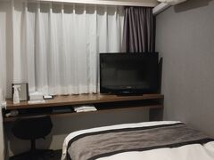 高知市で泊まったホテル
ホテルエリアワン高知　セミダブルルーム　5,299円／2人／1泊　
今日は高知市内で1泊します。Agodaで取ったホテルです。部屋はコンパクトですが清掃は行き届いていました。
駅から近いので、荷物を預け観光出来ました。