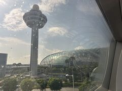 トランジットは6時間
実質4時間弱でしたが…シンガポールに入国し、市内へ出かけることにしました！