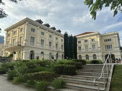 シンガポール川沿いを歩いていて見つけた素敵な建物は「アジア文明博物館」といって、シンガポールの多様な文化を展示する博物館だそう