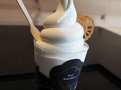 コーヒーゼリーフロートには名物のレンコンがチップスになって乗っています。
コーヒーゼリーもソフトクリームもみんな美味しかったです。