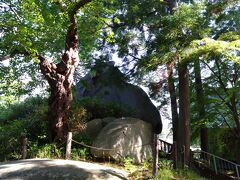 烏帽子岩 (桜山神社)