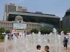 市庁舎前のソウル広場