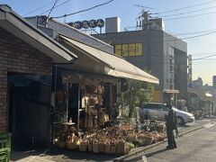 なんか素敵なお店
カゴとかそういう感じのものが置いてあります