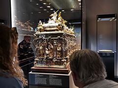 聖堂の別の入り口から、宝物館に入場
黄金の聖櫃