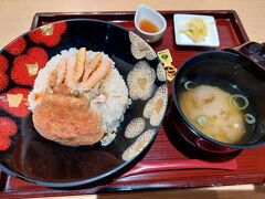 ◆ 越前せいこがに丼　2680円

せいこがに丼が食べたくてココまで来た！と言っても過言ではない。ww