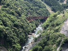 立野峡谷にかかる南阿蘇鉄道の第一白川橋梁
2016年地震により壊れて2023年7月にやっと運転を再開
夏場のトロッコ列車も復活
熊本市を流れる白川の上流です