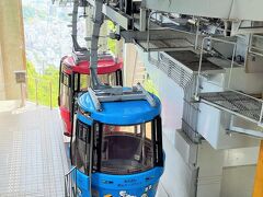 眉山ロープウェイで山頂へ。