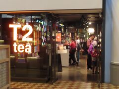 さて、ここからは奥さん念願の紅茶の買い物。
Ｔ２は、メルボルン発祥の人気紅茶ブランドだってさ。
