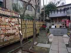 ●気象神社＠高円寺氷川神社境内

とっても小さなお社ですが、天気に関わるお願い事をいっぱいしてしまいました。
お祀りされている神様は、
八意思兼命(やごころおもいかねのみこと)。
気象の神様なんだそうです。