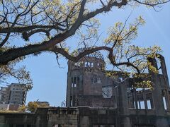 駅から市電に乗って原爆ドームへ