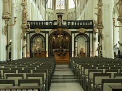 聖母教会
１３世から１５世紀まで何度も改修されたので　いろいろな建築様式が混ざっている
