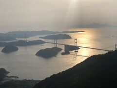 しまなみ海道最後は大島まで戻って亀老山展望公園
夕日のスポットです
もう少し時間があればもっときれいだったのに残念