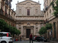 カルタジローネの一角に立つ、バロック様式で造られたジエズ教会