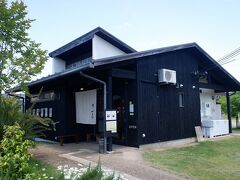 　こちらのお店に入ります。