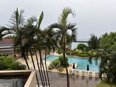 最終日の朝になりました。時間は６時５０分。
すでに外は雨です。割と強く降っております・・・