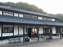 勝山駅に到着