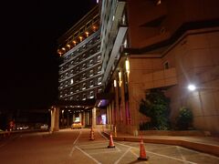 検疫後は入国審査。さほど待たずに完了。
今回も荷物受取りもないし両替もなくすぐにタクシーでホテルへ向かいます。
今回は空港近くの「シティスィーツゲートウェイ（城市商旅航空館）」
ほぼ空港隣といった立地です。
タクシーで１０分弱。２００元でした。