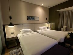 Hilton Kuala Lumpur1泊〔一人1泊1万円〕
友人は深夜に到着
深夜に到着を考えたら、空港近くのホテルにするべきだったと反省。