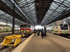中央駅から電車に乗る。タンペレまで片道1.5時間。