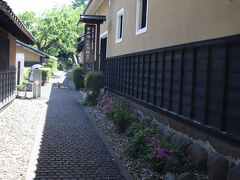 栗の小径を通り、