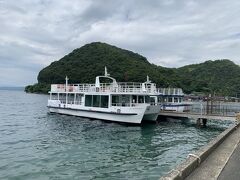 神戸を朝早く出発し、８時半頃に伊根に到着し、観光船に乗ります。
