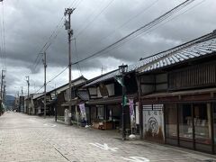 七間通り
春分の日から大晦日までの毎日、朝市が開かれるんだって。11時すぎてたから、終わってた。