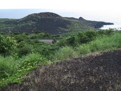 三七山展望台から眺めるひょうたん山。