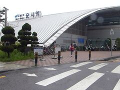 雲西駅。

この横断歩道を渡るだけという近さは◎。