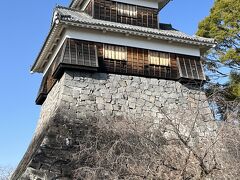 熊本城未申櫓
名前の「未申」は方角をさしており
奉行所から見て南西の方角だから未申櫓です