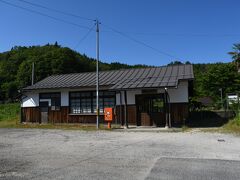 八川駅の駅舎は映画では亀嵩駅として使われました。