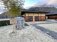 こちらは芭蕉記念館。ここも時間が遅く入れず。