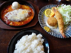 調子に乗ってイタリアンハンバーグ・クリームコロッケ・エビフライセットを頼んだら、とんでもない量！笑
ほぼ２人前でした！
味は本当美味しかったのですが、ボリューミーすぎた・・・。