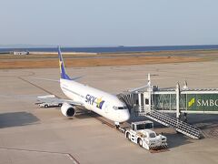 地元の神戸空港から新千歳まで。朝の7時35分の出発です。朝が早いけど10時前には新千歳に到着するので、効率的に動ける。まるまる1日使えるもんね。