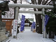 東区に鎮座する諏訪神社は、信州出身の開拓者が勧請して建立した神社。