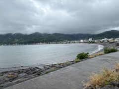 宇佐美に戻り、留田浜辺公園へ
穴場のサーフスポットです。