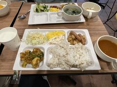 8：00　ホテルで朝食