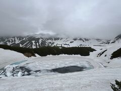 みくりが池、思ったよりもまだ全然凍ってた