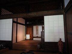 1時間15分ほどで、『河井継之助記念館』に辿り着いた。河井継之助と言えば、長岡藩の家臣として、数々の改革を推し進めた人物として名が知れる。しかし、北越戦争で善戦したものの負傷し、会津へ逃れる途中、ここ塩川で死去している。記念館には、彼が亡くなった部屋が移築保存されている。北越戦争の資料なども展示され、興味深いものがあった。