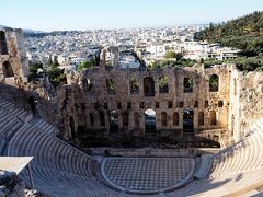 ヘロディス・アッティコス音楽堂（Odeon of Herodes Atticus）上から見学
ここは通常中には入れないのね。