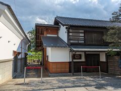 
最後はイケダワイナリーから徒歩4分
勝沼醸造。

試飲は￥1,500とお高め。

見学だけしました。
