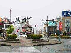 僅か一駅で終点「米沢駅」に８：３１に着きました、

県南部の置賜地方の中心であり、且つての上杉・米沢藩３０万石の城下町として発展し現在では多くの観光スポットとしても知られます。

＊詳細はクチコミでお願いします