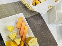 おはようございます！
ホテルの朝ごはん、結構充実していました。
ビュッフェではなくコンチネンタルスタイルなど複数からの選択式となります。