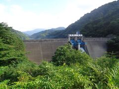 木地山ダム．長井ダムの奥にあるダムです．ここまでは舗装道路があります．