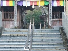 12月下旬3泊4日で高知県を巡ります。

四国８８ヶ所霊場第３７番藤井山五智院岩本寺　仁王門
土佐大正駅を出発、窪川駅で乗り換えます。電車の乗り換え時間が2時間あったので、岩本寺へ行きました。
