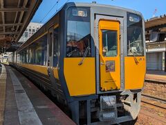 30分弱の接続でこちらの「スーパーおき」に乗車します。
私の前に３名が自由席の乗車目標で並んでいましたが、