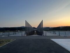 さらに南下。
宮城県に入りました。
岩手県の距離は220km。静岡長いと言われますが岩手も長い。（静岡は200km前後）

道の駅さんさん南三陸へ。
広いです。きれいです。
説明するまでもなく、復興を意識して作られました。