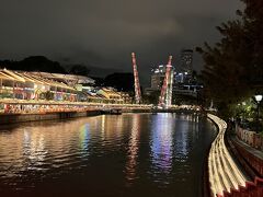 クラークキーを散歩して帰ります。にぎやかに盛り上がってました。