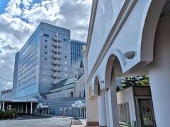 札幌駅北口から無料送迎バスに乗って本日の宿へ。
一度泊まってみたかったシャトレーゼガトーキングダムサッポロ！
サウナと温泉が楽しみ～！